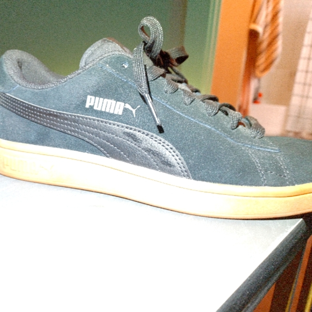 Puma black suede NWOT GUM SOLE